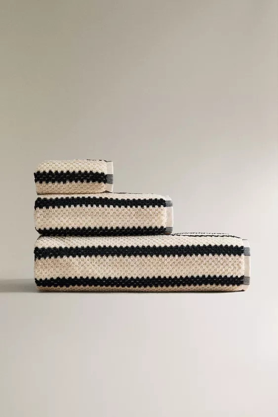 GEOMETRIC JACQUARD BATH TOWEL | Zara US