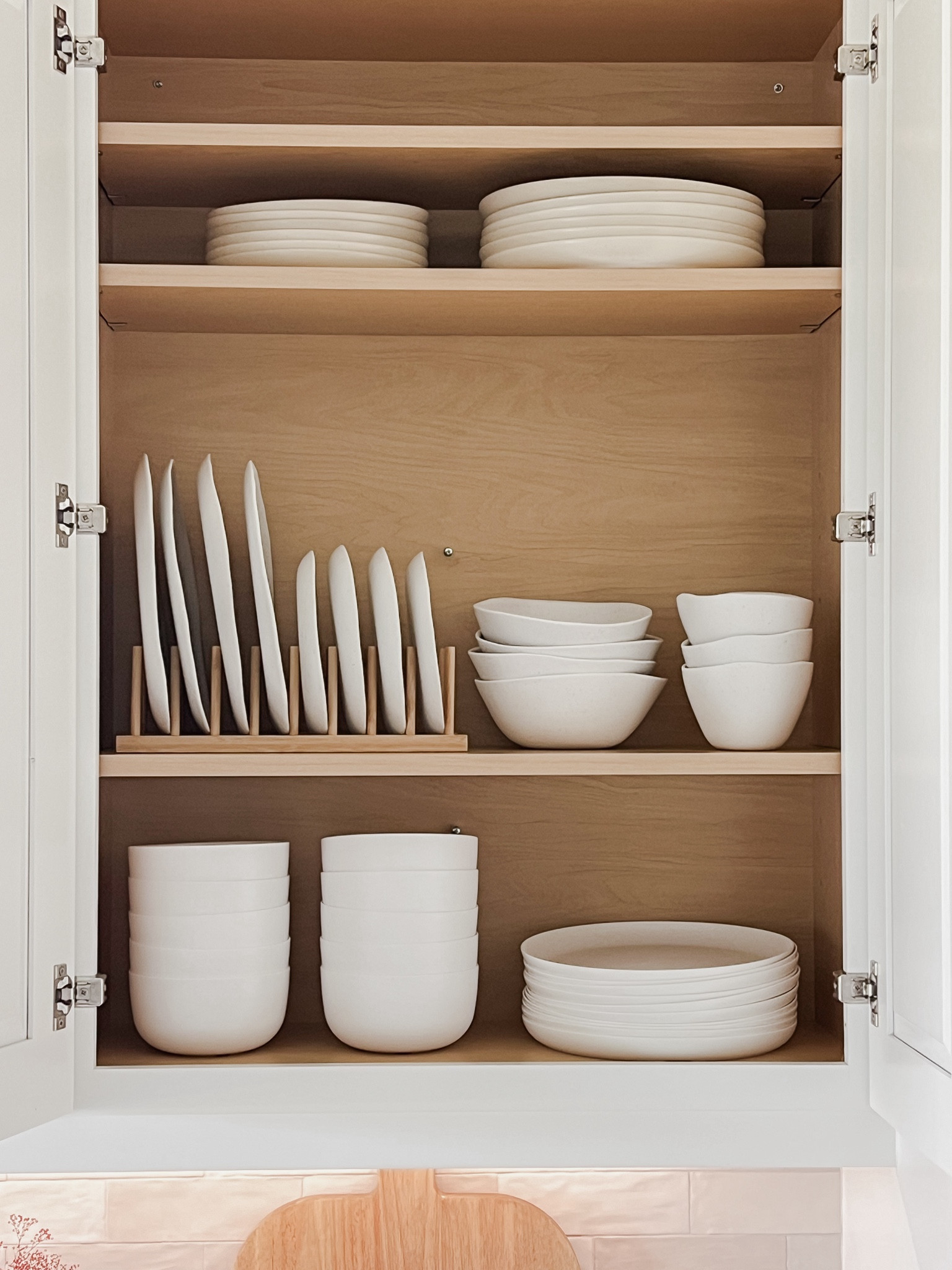 Dinnerware | plate set | plastic plates | melamine dinnerware | plate organizer | kitchen organization | kitchen decor 


#target #amazon 

#LTKHome