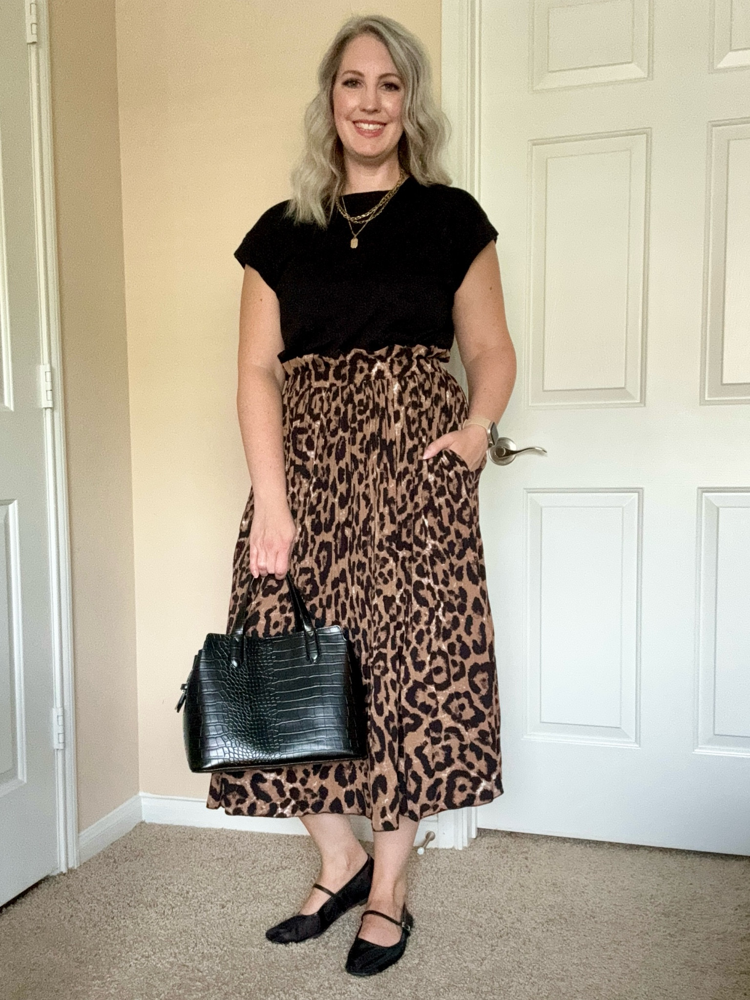 A perfect r work outfit to transition into fall! 🤩 Everything is TTS. Target, Amazon.  

#LTKStyleTip #LTKFindsUnder50 #LTKWorkwear