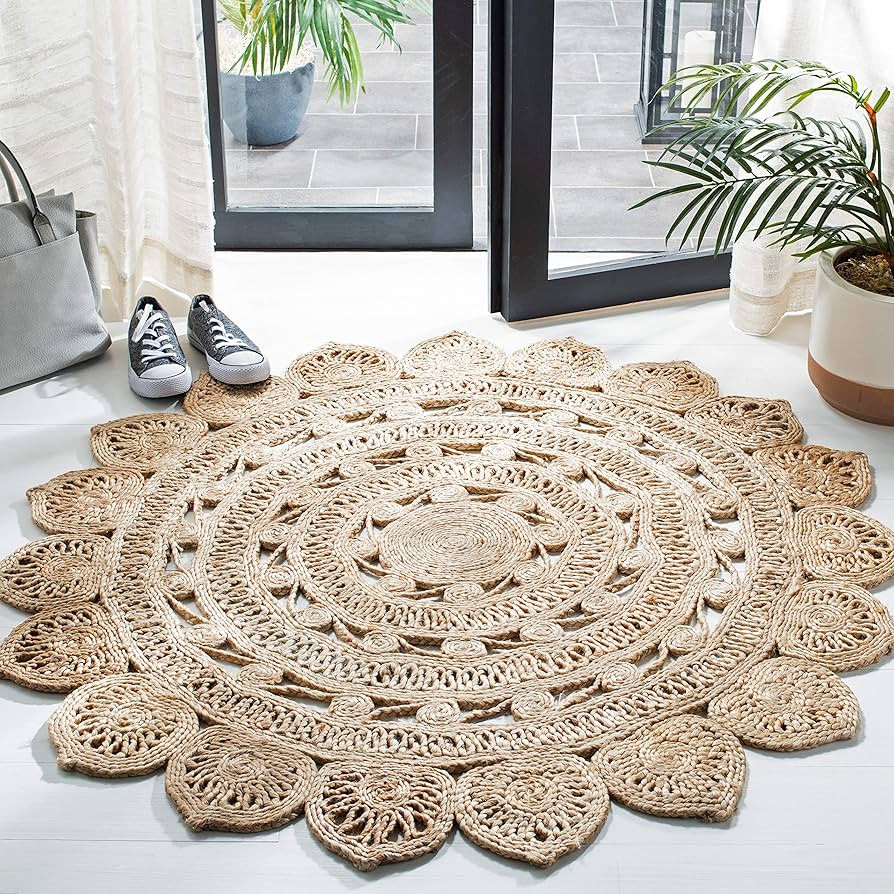 SAFAVIEH Natural Fiber Collection Area Rug - 4' Round, Natural, Handmade Boho Charm Farmhouse Jut... | Amazon (US)