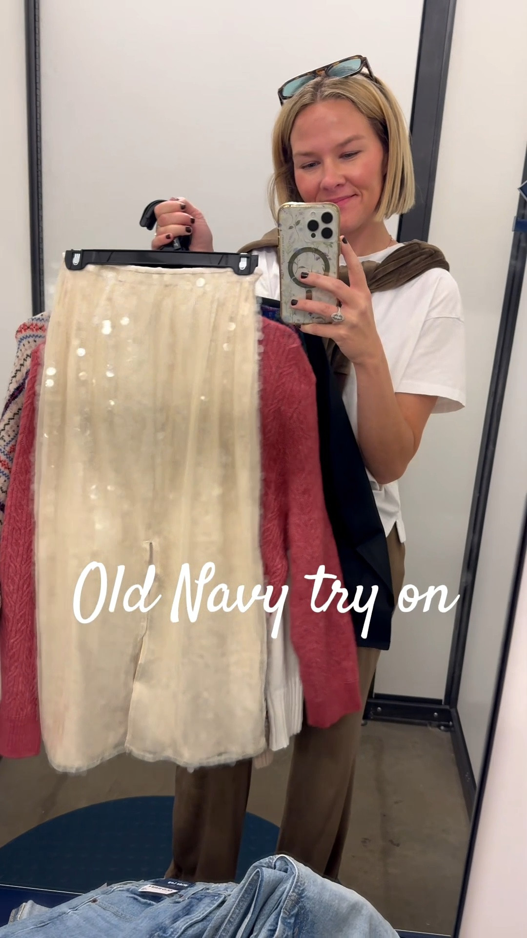 Old Navy haul! Tried on my favorite picks for Thanksgiving and holiday gatherings—from dressy to casual. Bonus: I found my new go-to jeans—the extra high-waisted wide-leg ones are everything! 
#HolidayStyle #ThanksgivingOutfits 

#LTKFindsUnder50