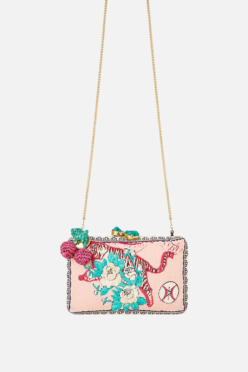 HARDCASE CLUTCH WITH RAFFIA DETAIL NOTES FROM THE ROAD | Camilla US