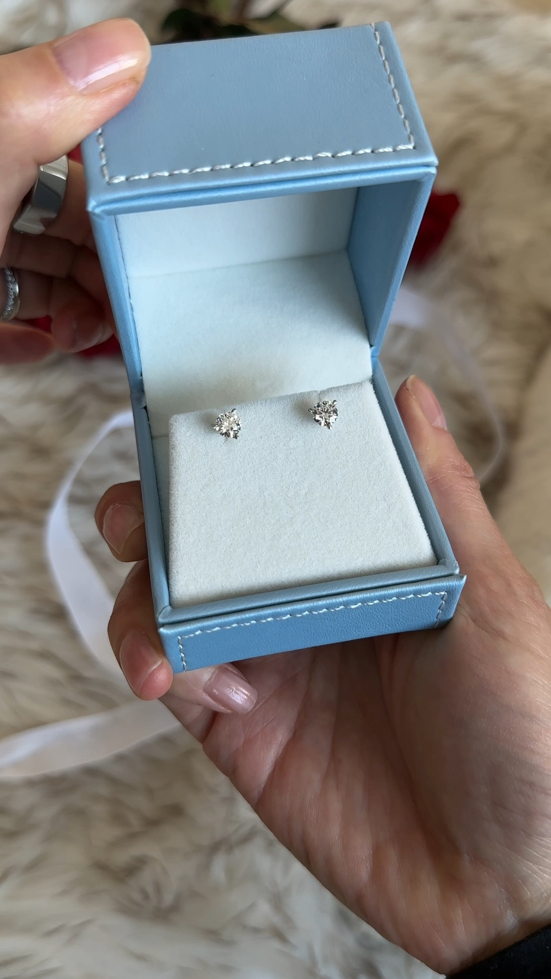 Diamonds that sparkle with love 💎✨Did you know? Lab-grown diamonds are just as real as mined ones. From their flawless clarity to their perfect 10 on the hardness scale, they’re identical in every way—except one: they’re created with a smaller environmental footprint 🌍. Same stunning shine, same brilliance, just a more sustainable choice. This Valentine’s Day, give the gift of lasting love—without compromise.

@lumeniri #Lumeniristyle #LumeniriLTK # ad

#LTKGiftGuide