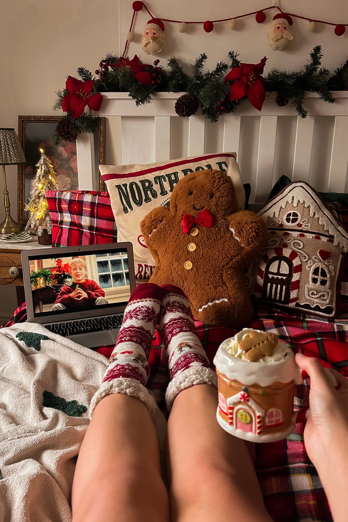 Christmas Bedroom Decor 🎄🎅🏼💫

#LTKwinter #LTKuk #LTKhome