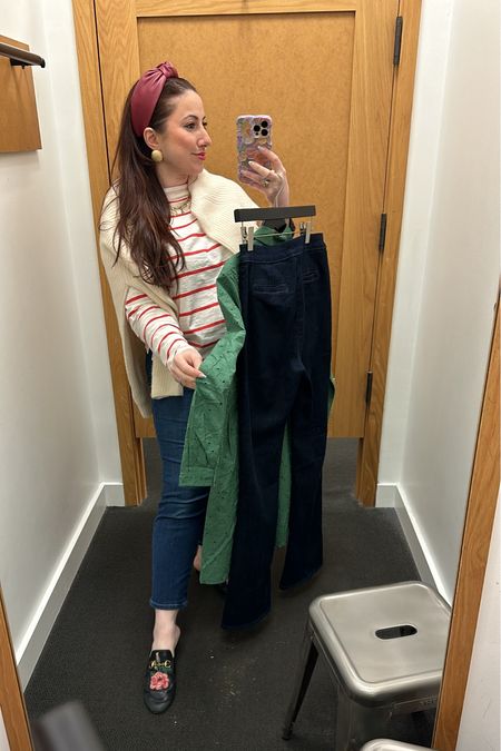 Jcrew factory in store finds are available online and on sale! So good! 


Spring dress 
Spring floral 
Lace dress 
Jeans 
Midsize fashion 
Mom jeans 
Mom outfit ideas 

#LTKSeasonal #LTKsalealert #LTKmidsize