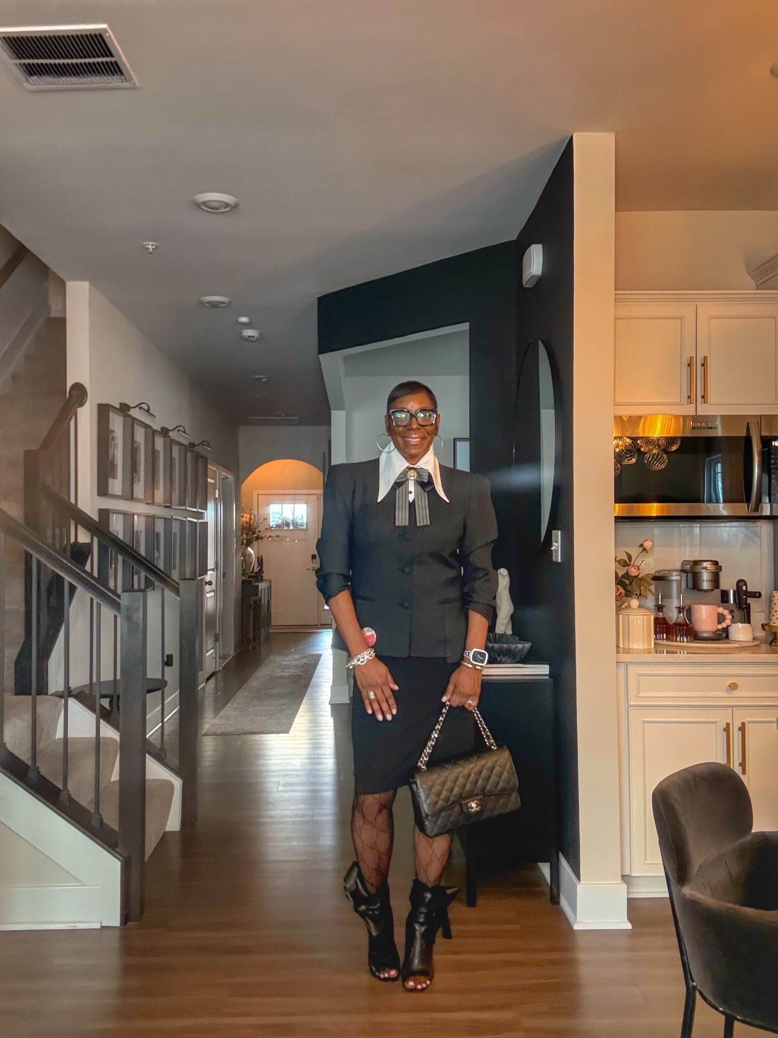 If you’ve followed me for a while, you already know I love my David Yurman pieces. There’s just something about the timeless, classic style that makes them so special to me. I wear mine almost every day and rarely take them off.

To me, jewelry like this isn’t just an accessory—it’s a true investment. These are the kind of pieces you can wear for years and they never go out of style. ✨