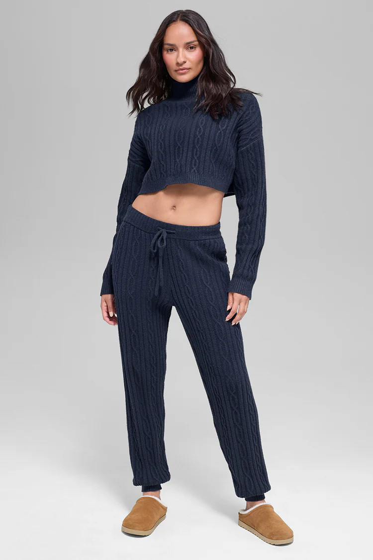 Cable Knit Cropped Winter Bliss Turtleneck Long Sleeve | Alo Yoga (US)