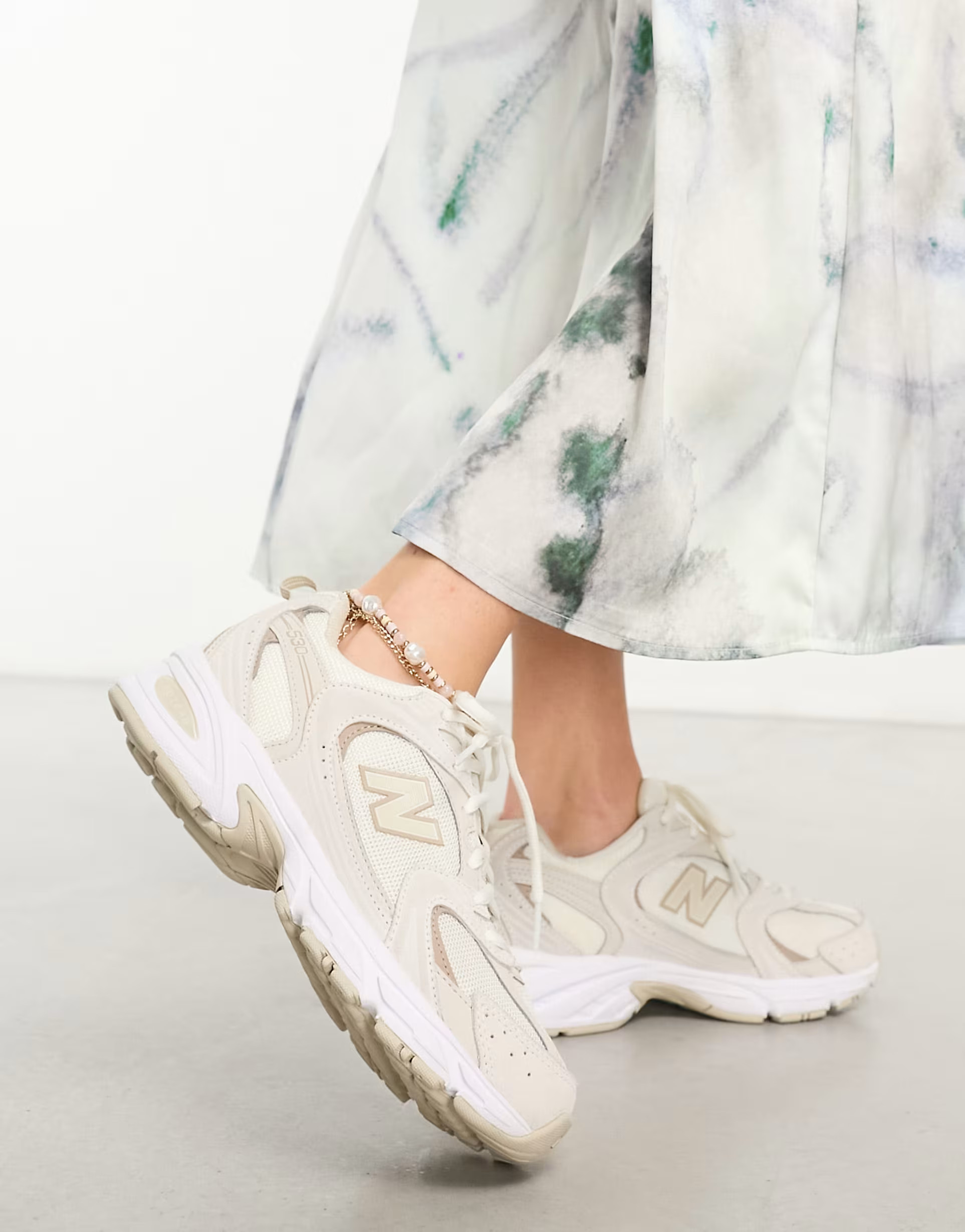 New Balance 530 trainers in off white | ASOS (Global)