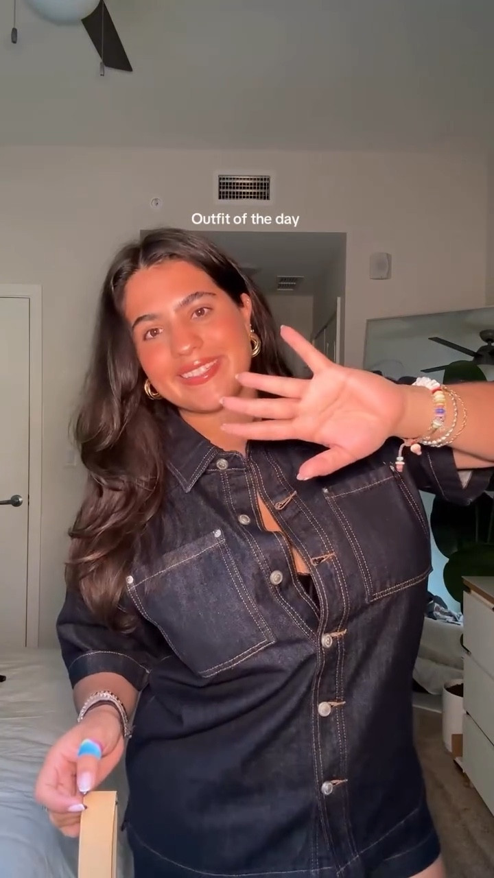 Wearing @princesspolly @madewell @chanelofficial 

#fashiontiktok #outfitinspo #outfitoftheday #fashioncontentcreator #creatorsearchinsights