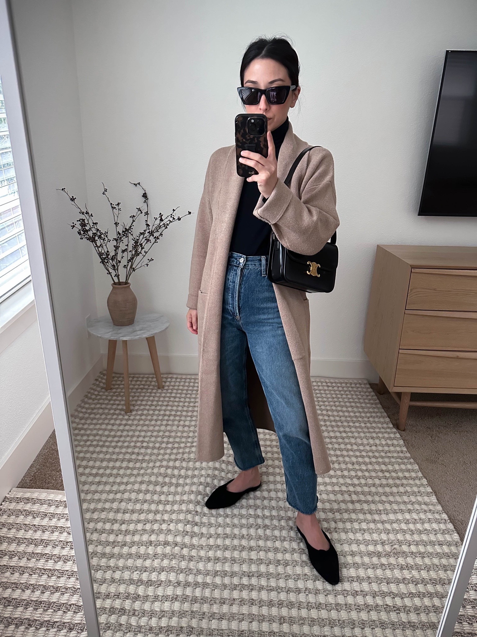 Mango oversized knit cardigan. Beige coatigan. Runs oversized, you can size down. 

Coatigan- Mango xs
Top- Majestic Filatures xs
Jeans- AGOLDE 24
Mules- Staud 35
Bag- Celine Triomphe medium
Sunglasses- YSL 

Neutral outfit, spring outfit, spring style, travel outfit, petite style, mango favorites, coatigan, cardigan outfit. 

#LTKshoecrush #LTKSeasonal #LTKFind