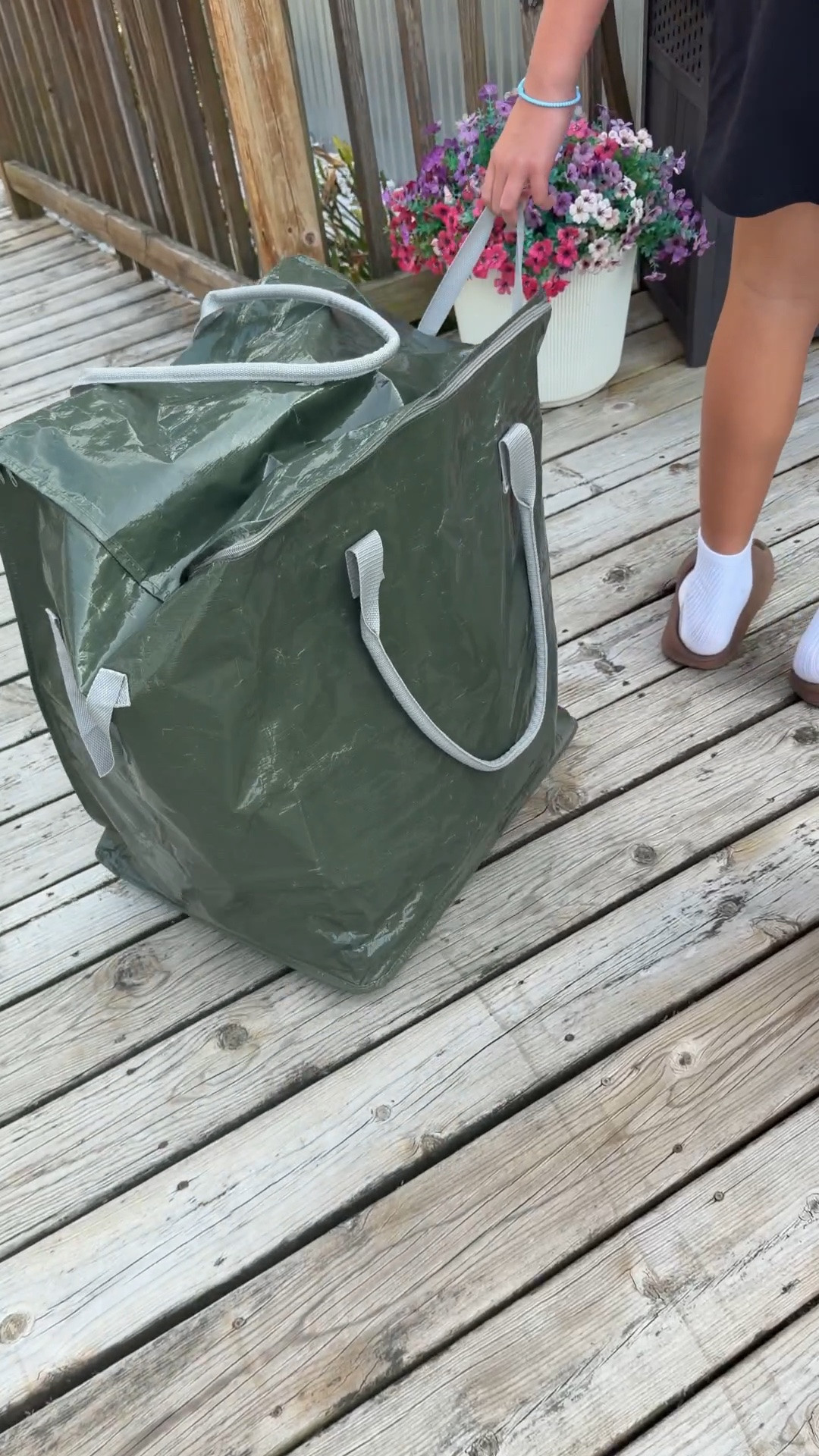 Hulken bag d@pe. No need to pay $125 when you can grab this one for $12!!

#LTKHome #LTKSeasonal #LTKmomlife