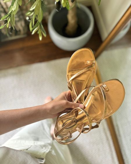 These strappy rose gold sandals are a new favorite from Walmart! 

Walmart sandals, Walmart fashion, rose gold sandals, summer shoe, indoor rug, neutral rug, olive tree, planter pot, gold leaner mirror, Ballard curtain panels, dining room styling, Womens fashion, fashion, fashion finds, outfit, outfit inspiration, clothing, budget friendly fashion, summer fashion, wardrobe, Living room, bedroom, guest room, dining room, entryway, seating area, family room, Modern home decor, traditional home decor, budget friendly home decor, Interior design, shoppable inspiration, curated styling, beautiful spaces, classic home decor, bedroom styling, living room styling, dining room styling, look for less, designer inspired, Amazon, Amazon home, Amazon must haves, Amazon finds, amazon favorites, Amazon home decor #amazon #amazonhome #walmartfashion


#LTKStyleTip #LTKHome #LTKShoeCrush