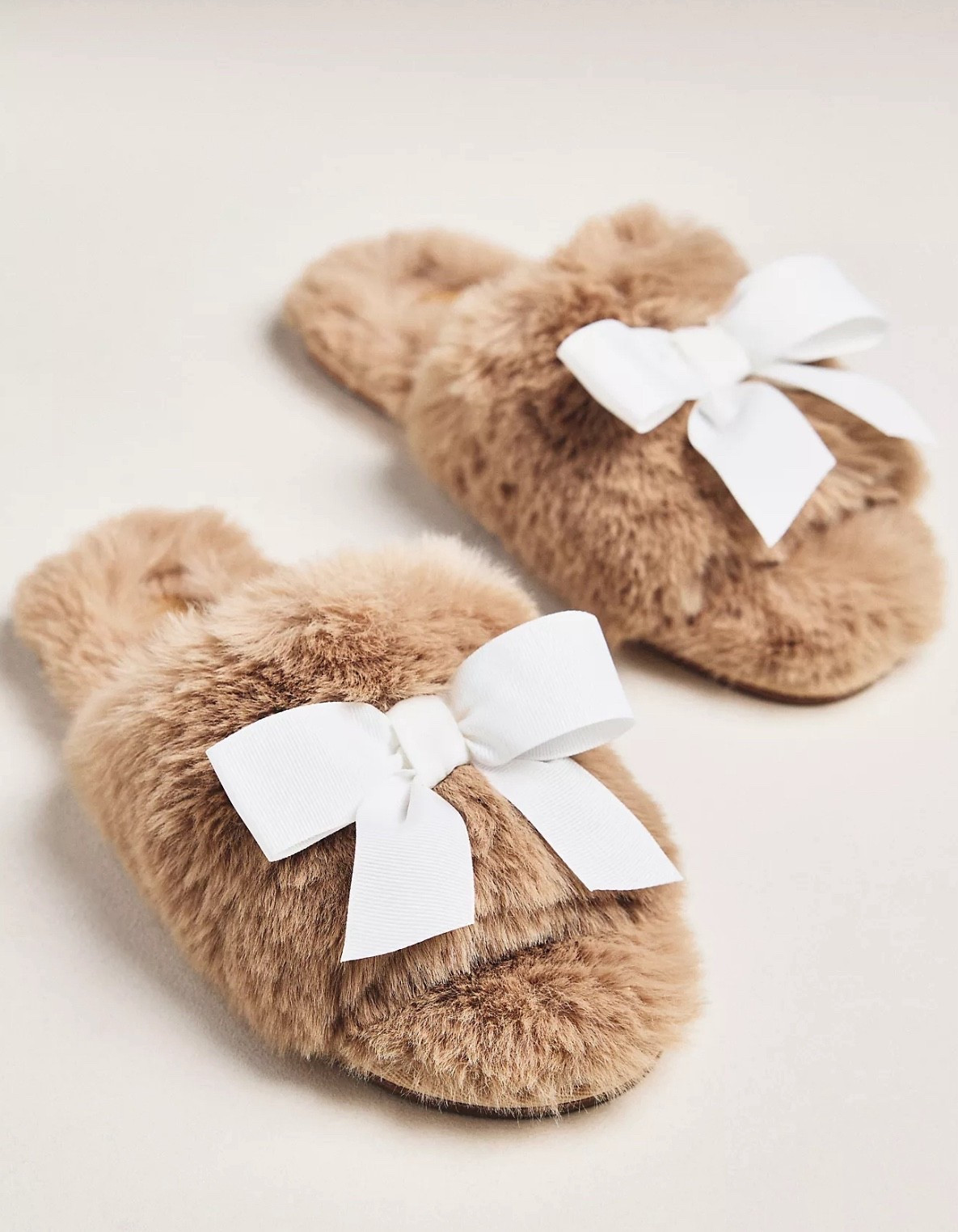 #gifts #sale #bowslippers #anthro #anthropologie 

#LTKSaleAlert #LTKFindsUnder50 #LTKFindsUnder100