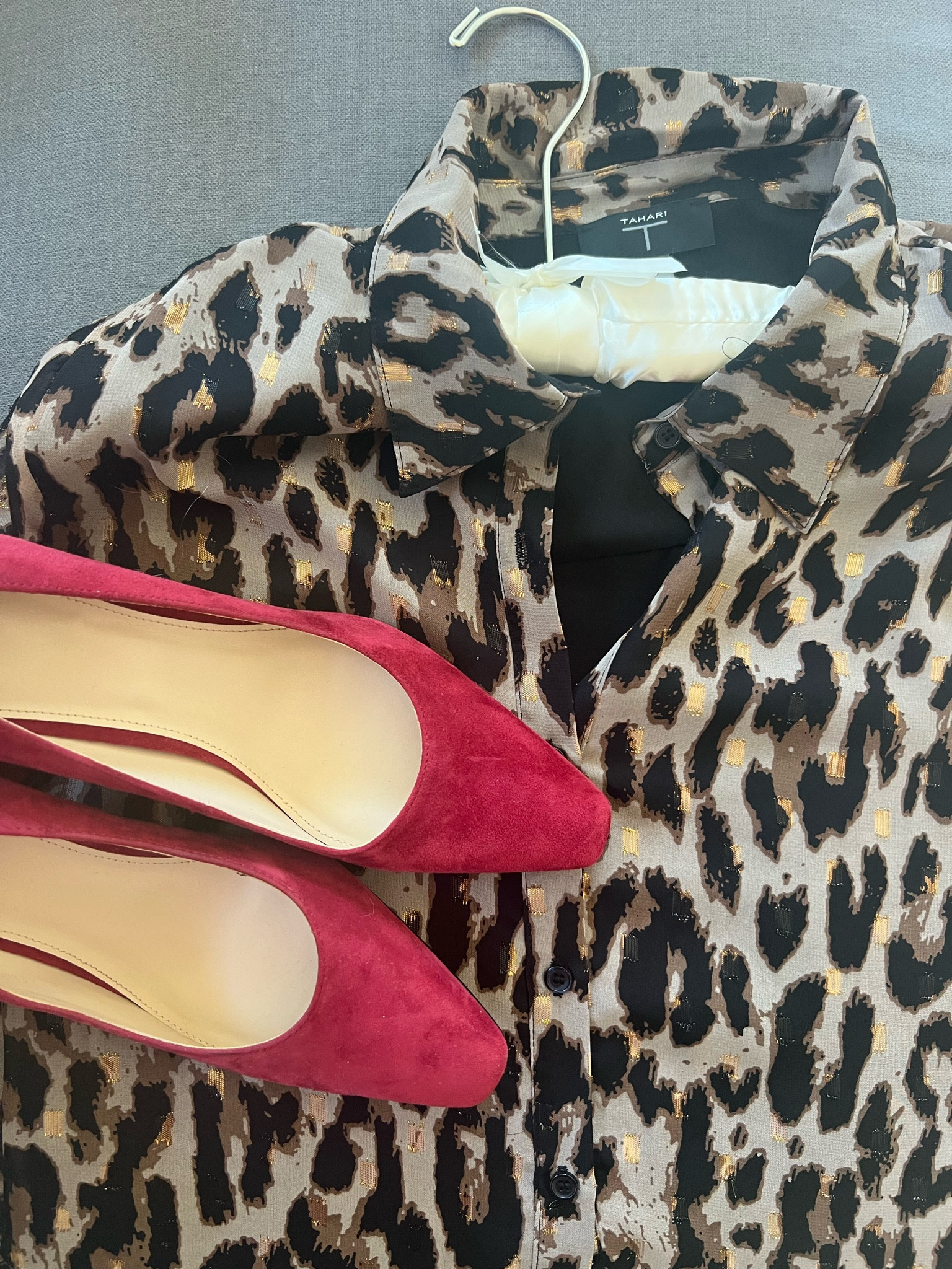 Great holiday combo: animal print and red pumps


#LTKstyletip #LTKHolidaySale #LTKSeasonal