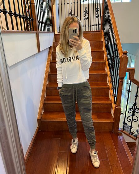 Tuesdays are for #joggers and #hoodies #wfh

Wearing XS in #zsupply and #spiritualgangster 
True size #goldengoose



#LTKworkwear #LTKMostLoved #LTKover40
