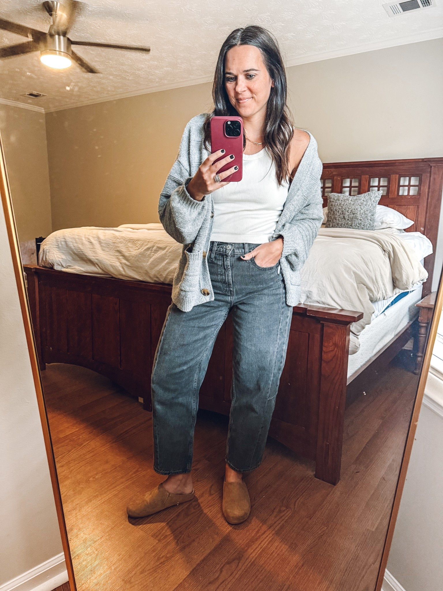 Barrel jeans and clogs both fit tts. Both on sale! 

#LTKSeasonal #LTKSaleAlert #LTKStyleTip