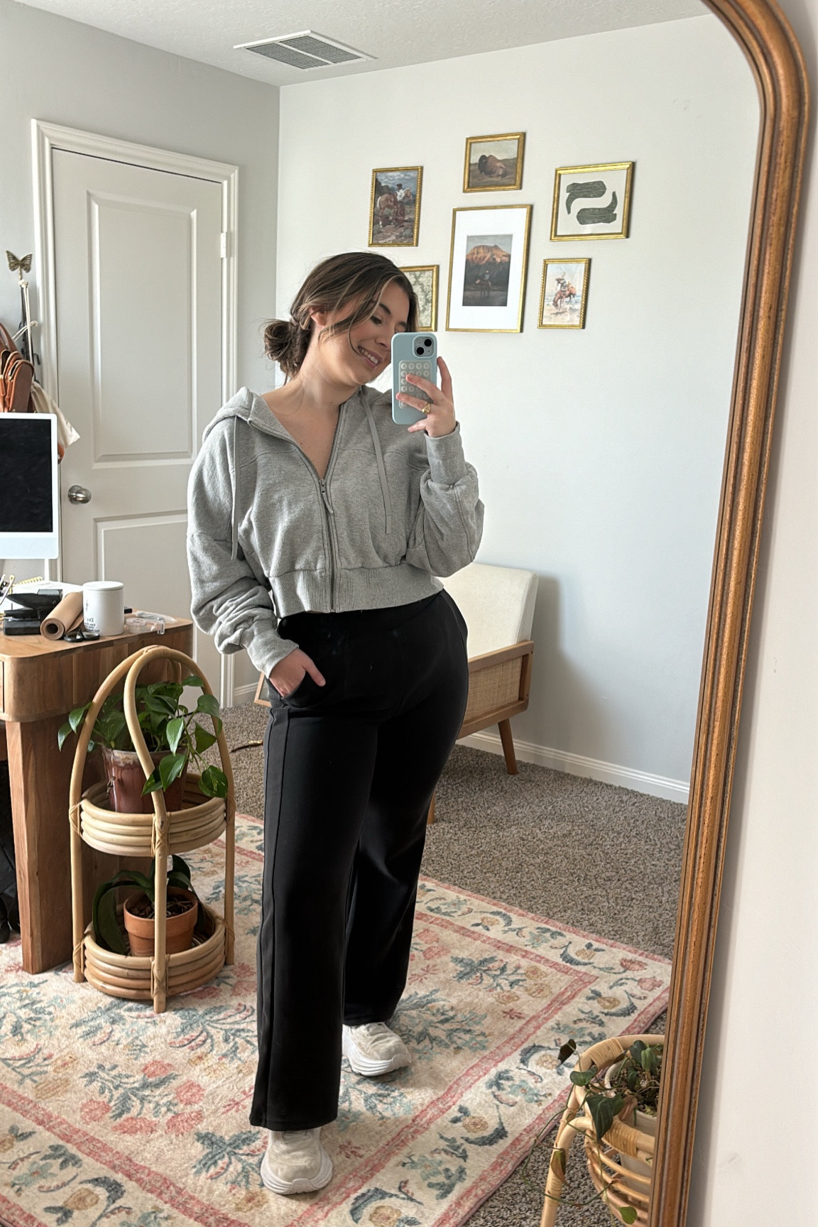 my go-to comfy outfit for errands and sessions! wearing size medium in pants and XL in sweater (linked the same on just different color).

#LTKFindsUnder50 #LTKActive