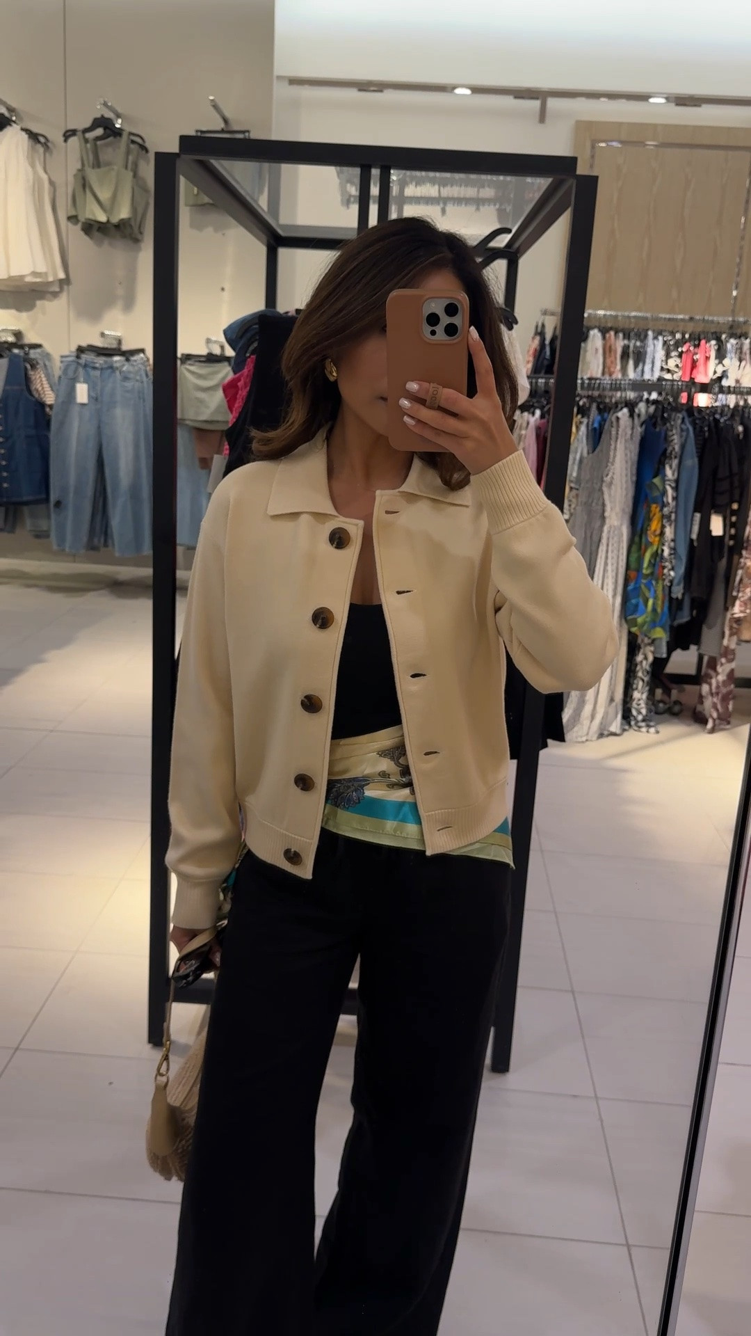NSALE // super soft collared cardigan

TTS, wearing xs

#LTKSaleAlert #LTKPetite