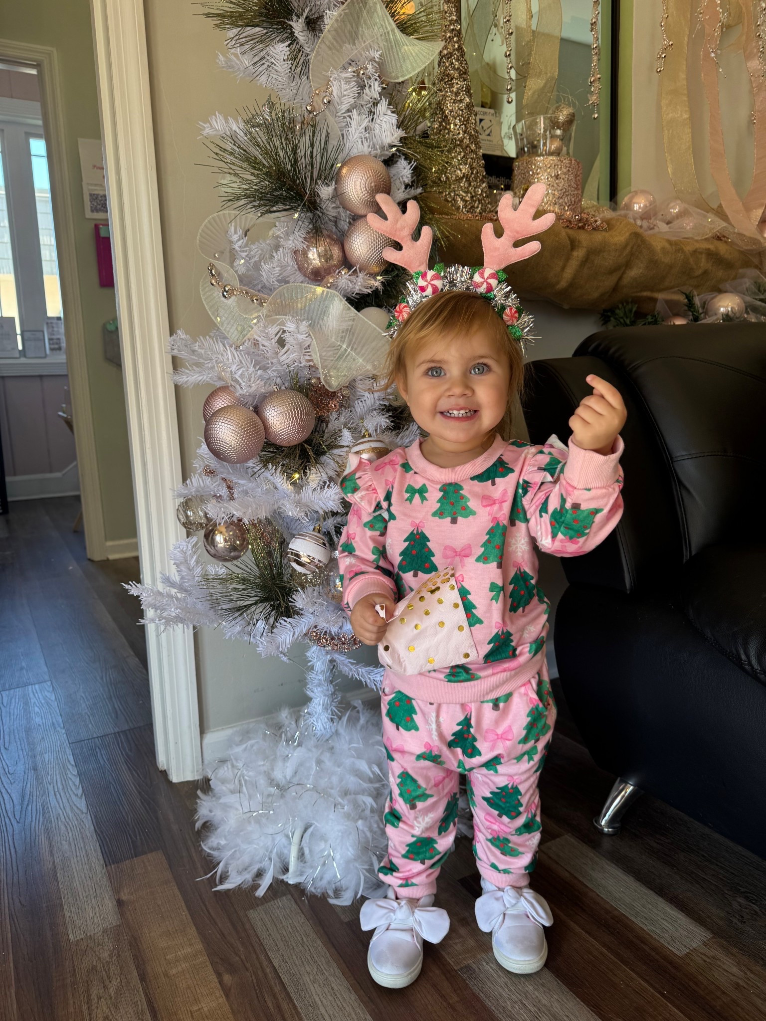 The cutest, comfiest outfit for your little one this Christmas season 🦌🎄🎀 


#LTKHoliday #LTKBaby #LTKKids
