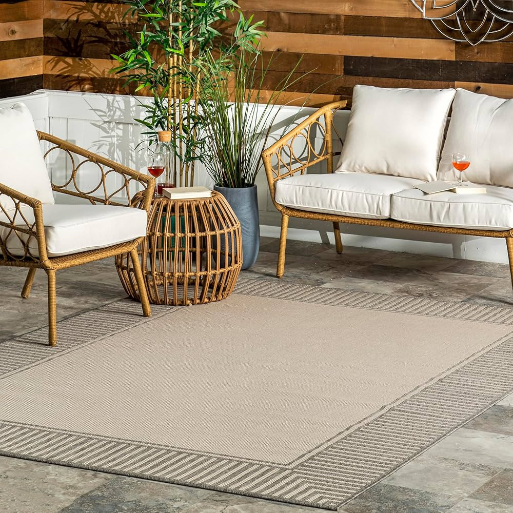 nuLOOM 9' x 12' Outdoor Area Rug, Casual Design with Striped Border, Stain Resistant, Highly Dura... | Amazon (US)