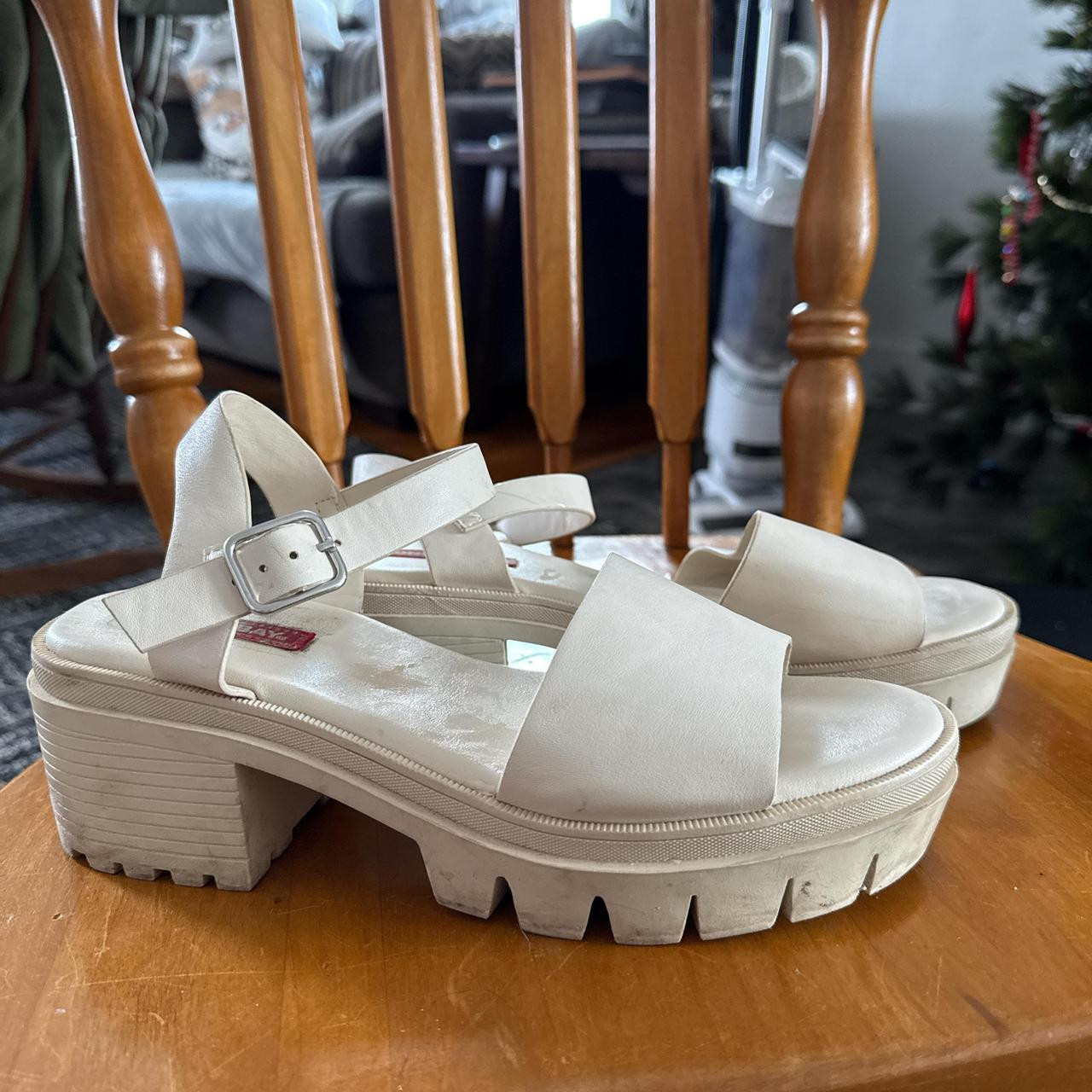 Unionbay Women's Sandals - White/Cream - US 8 | Depop US