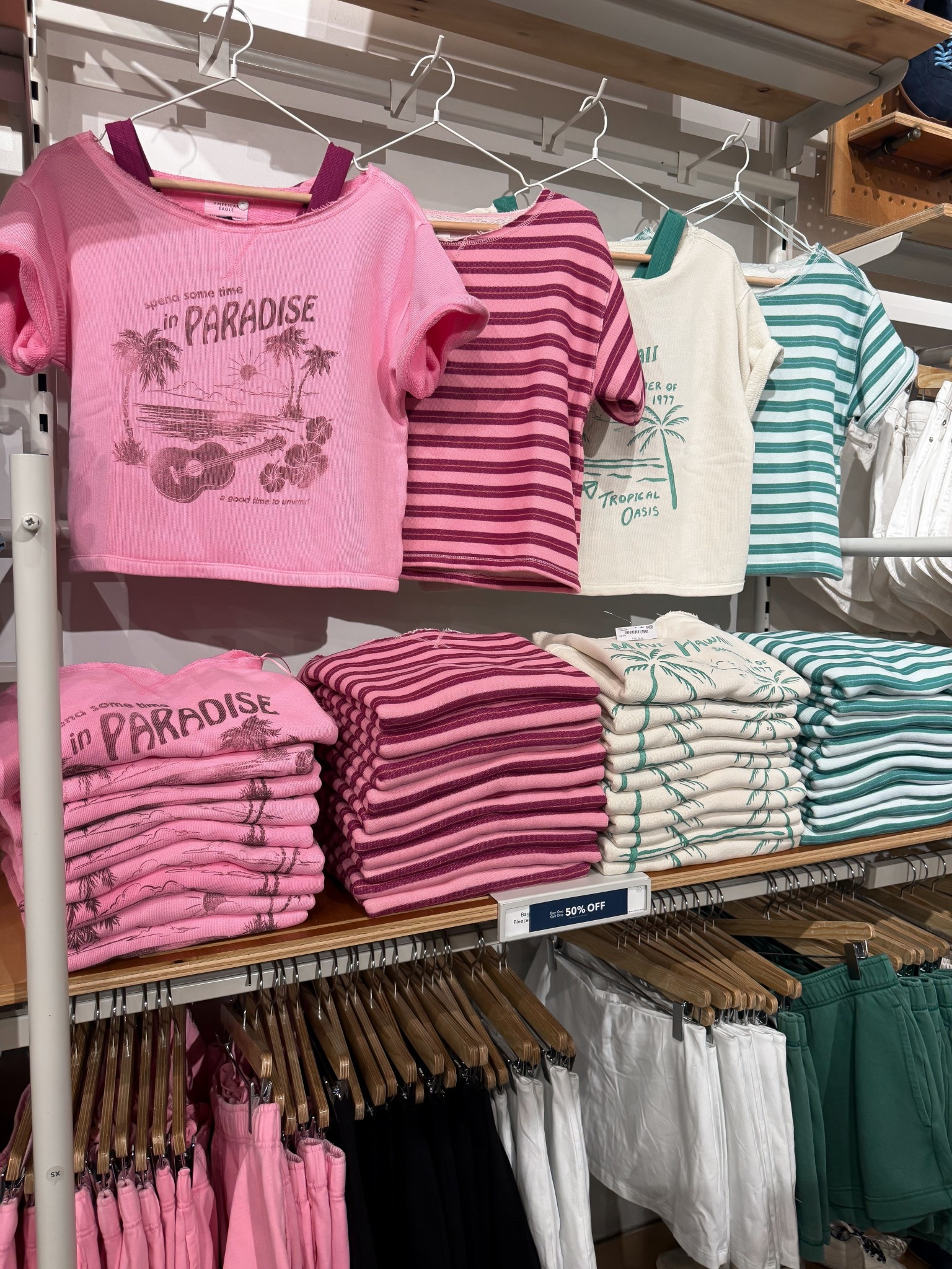 American Eagle new sweatshirt tops. So many colors


#LTKSeasonal #LTKSaleAlert #LTKootd