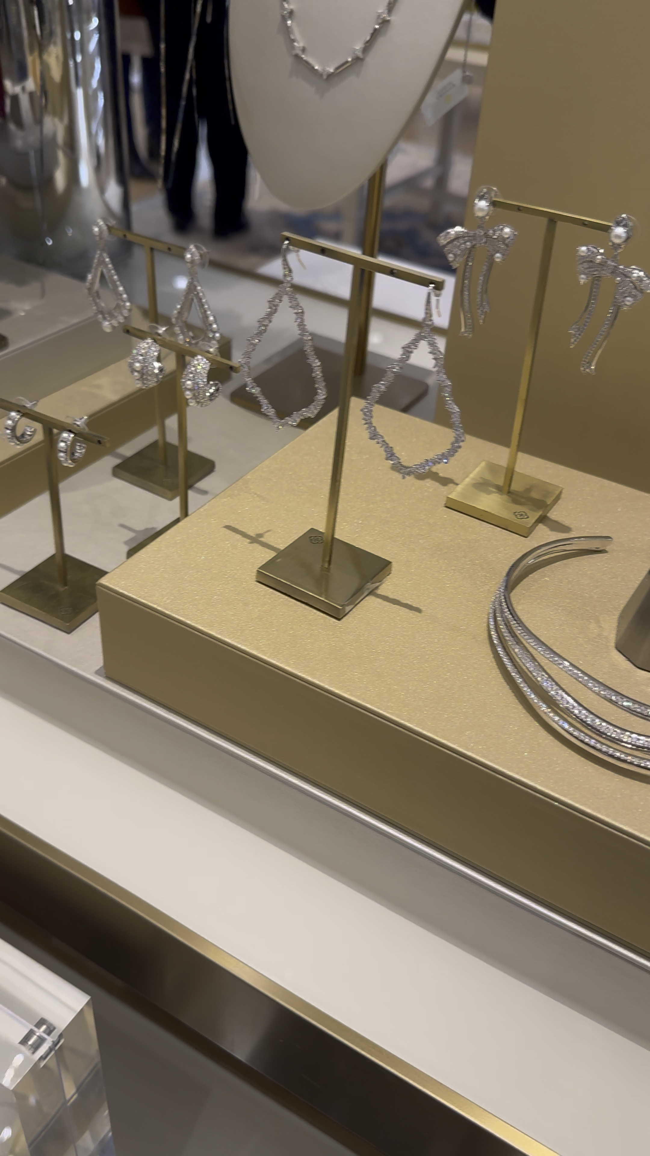 Beautiful statement pieces from Kendra Scott!  Perfect for the Holidays 
#kendrascott #holidaysparkle #holidayjewelry #giftsforher #statementjewelry #ltkjewelry #ltkfinds 

#LTKSeasonal #LTKGiftGuide #LTKHoliday