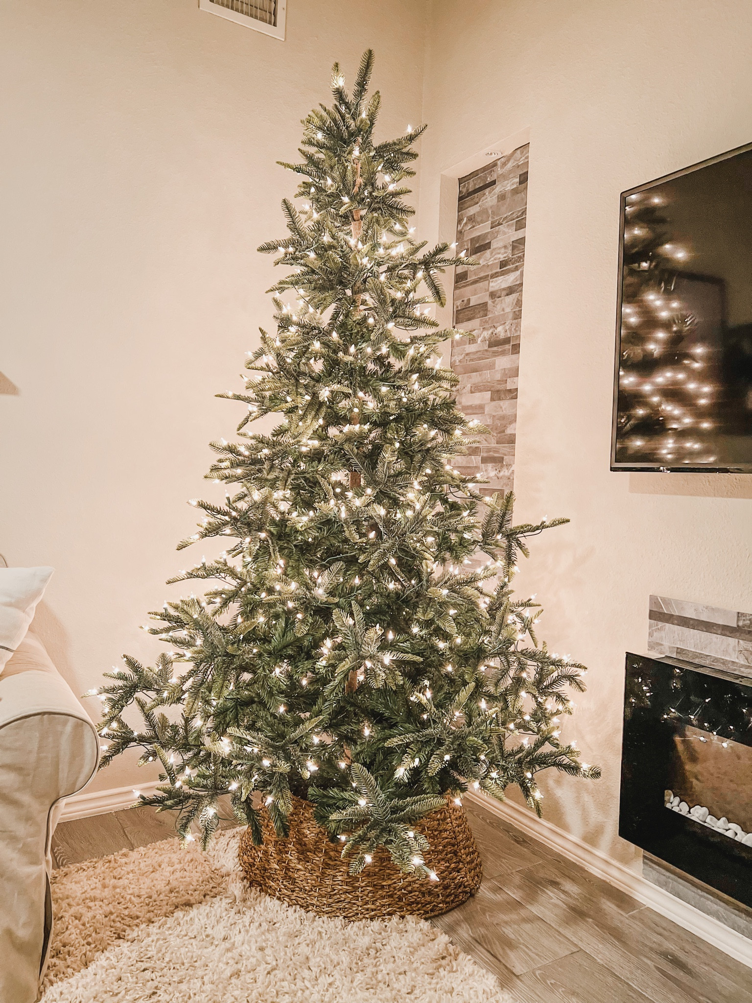 7.5ft Aspen Fir artificial pre-lit tree from Amazon! 

#LTKhome #LTKHoliday #LTKSeasonal