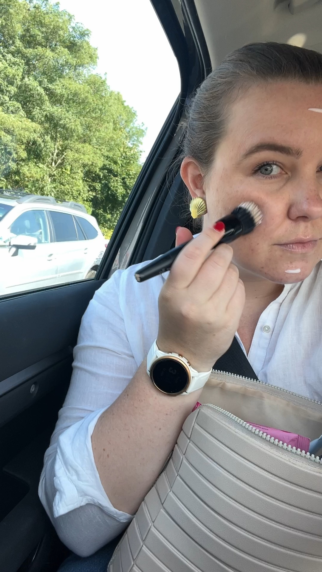 Me 🤝 getting ready in the carr

#LTKTravel