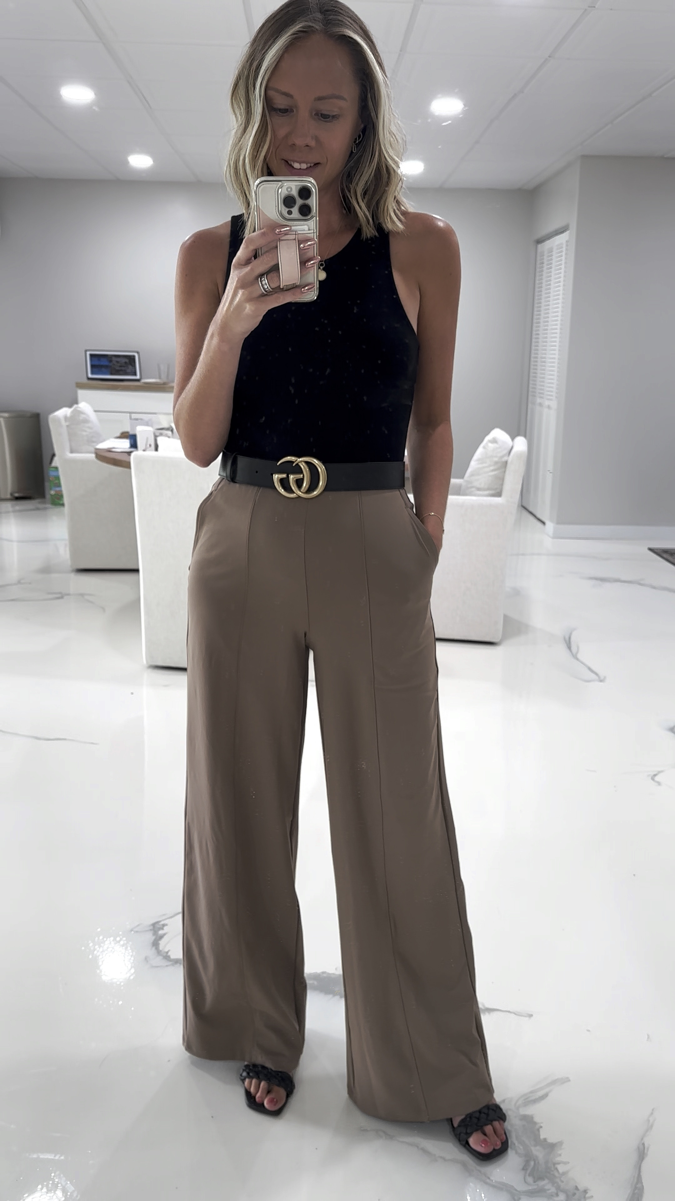 Take a pair of athletic pants and elevate them! 


Fashionably late mom
Bodysuit 
Date night outfit 
Workwear 


#LTKstyletip #LTKunder50