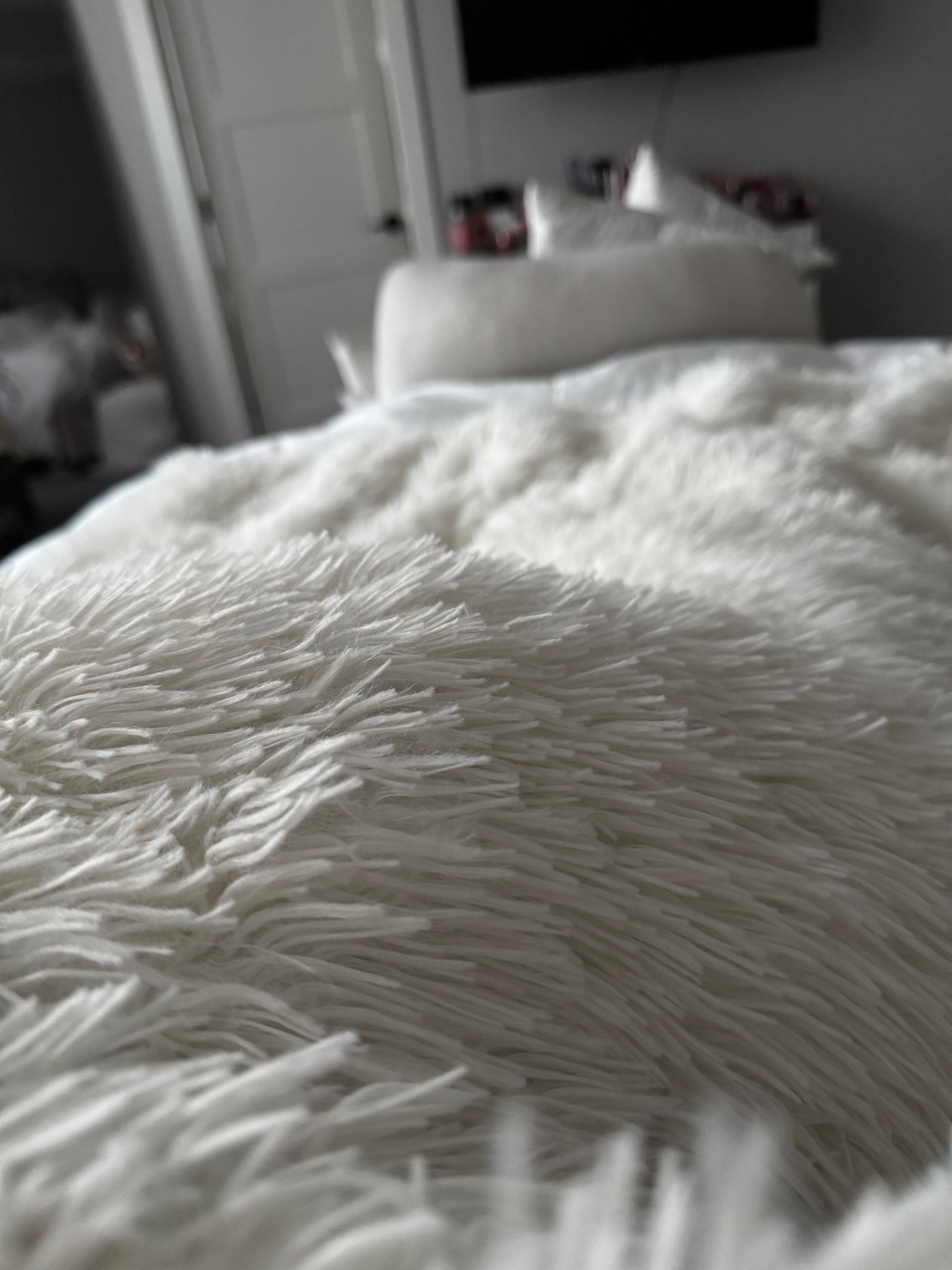 My favorite weighted blanket from Amazon that also makes the perfect throw for the end of my bed. Available in several colors and allows me to get a great nights rest. 
Amazon. Amazon finds. Weighted blanket. Cute throws. Throw blankets. Bedroom decor. Bedroom blankets. 

#LTKGiftGuide #LTKFindsUnder100 #LTKHome