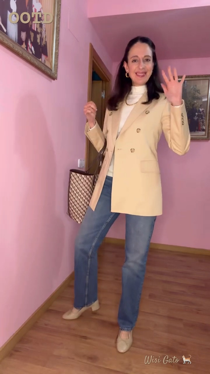 Outfit

• Top: Oglmove
💫20% off wisigato-KOL20%

• Bolso: Mango

• Chaqueta: Massimo Dutti

• Jeans: Zara

• Zapatos: Mango 


#ootd #outfit #mango  
#massimodutti #oglmove    

#LTKespana #LTKeurope #LTKworkwear