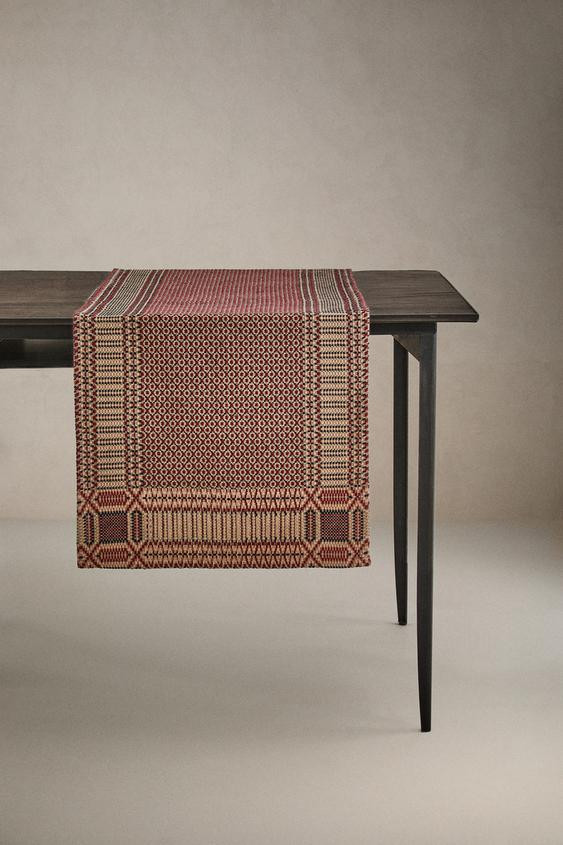 CHRISTMAS JACQUARD TABLE RUNNER | Zara US