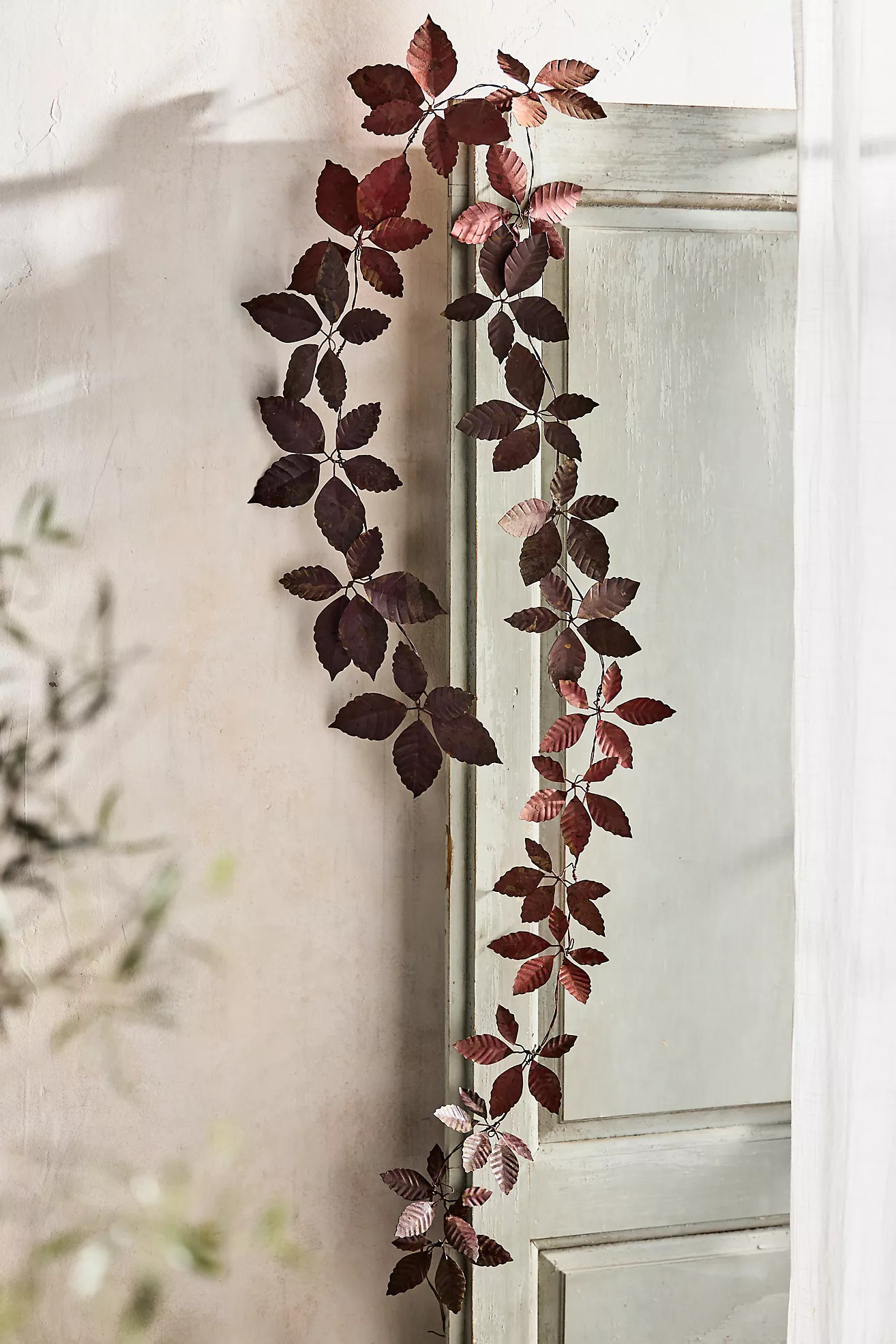 Virginia Creeper Iron Garland | Terrain
