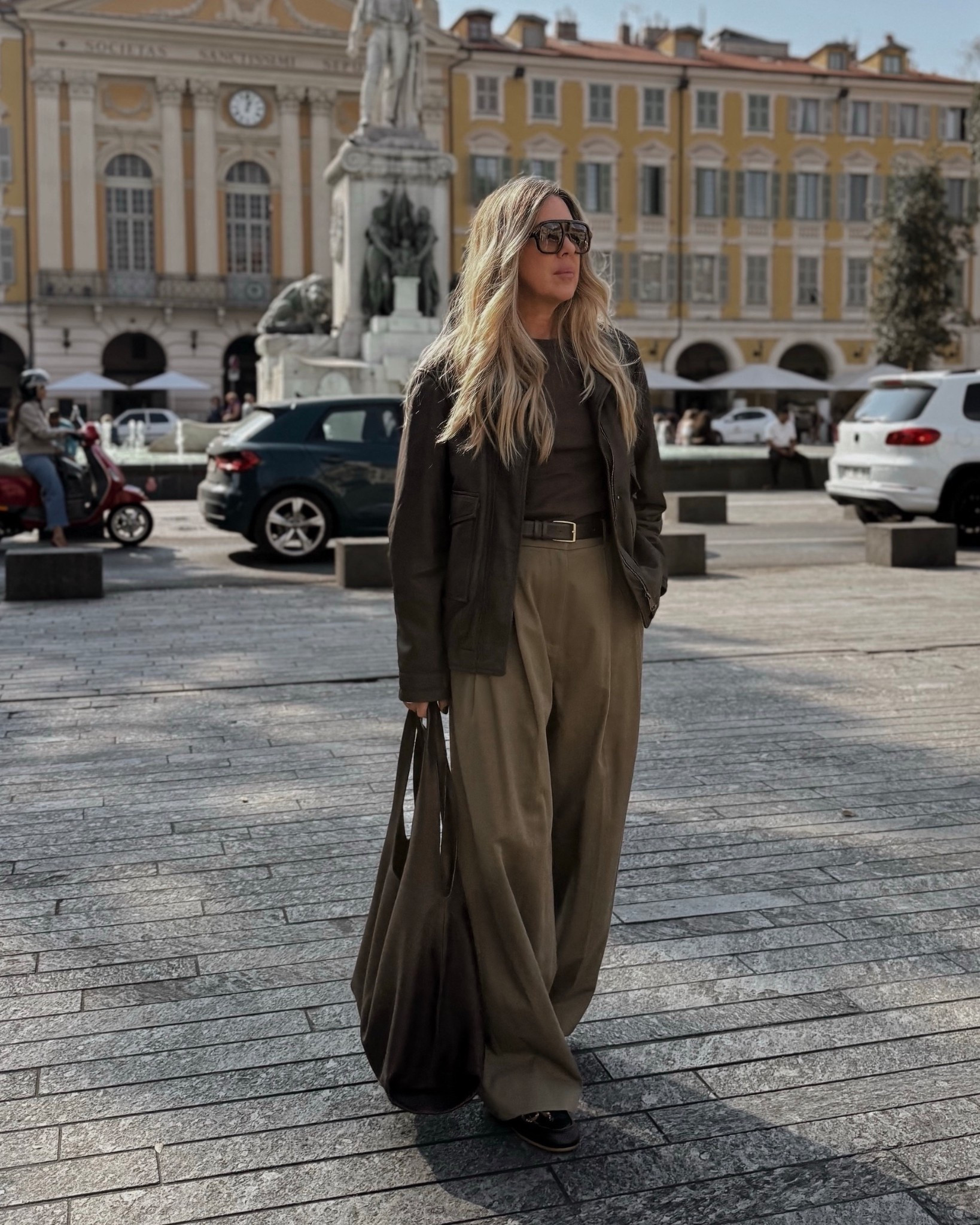Blouson en cuir et pantalon large kaki marron — le combo parfait pour un look de mi-saison, simple et structuré.
Liens du look juste ici 🤎

Leather jacket and wide khaki-brown pants — the perfect combo for an easy, structured mid-season look.
Shop the look below 🤎


#LTKfrance #LTKover50style #LTKautumn