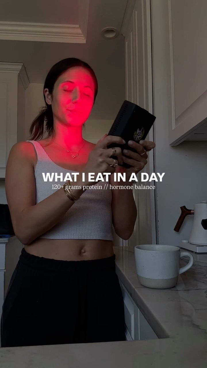 WHAT I EAT IN A DAY - as a busy mom of two prioritizing hormone balance. Total protein: 121 grams

Comment if you want the link to the red light, workout suit and sauna. 

#nourishedbynutrition #wieiad #hormonebalance #highprotein #mealinspo