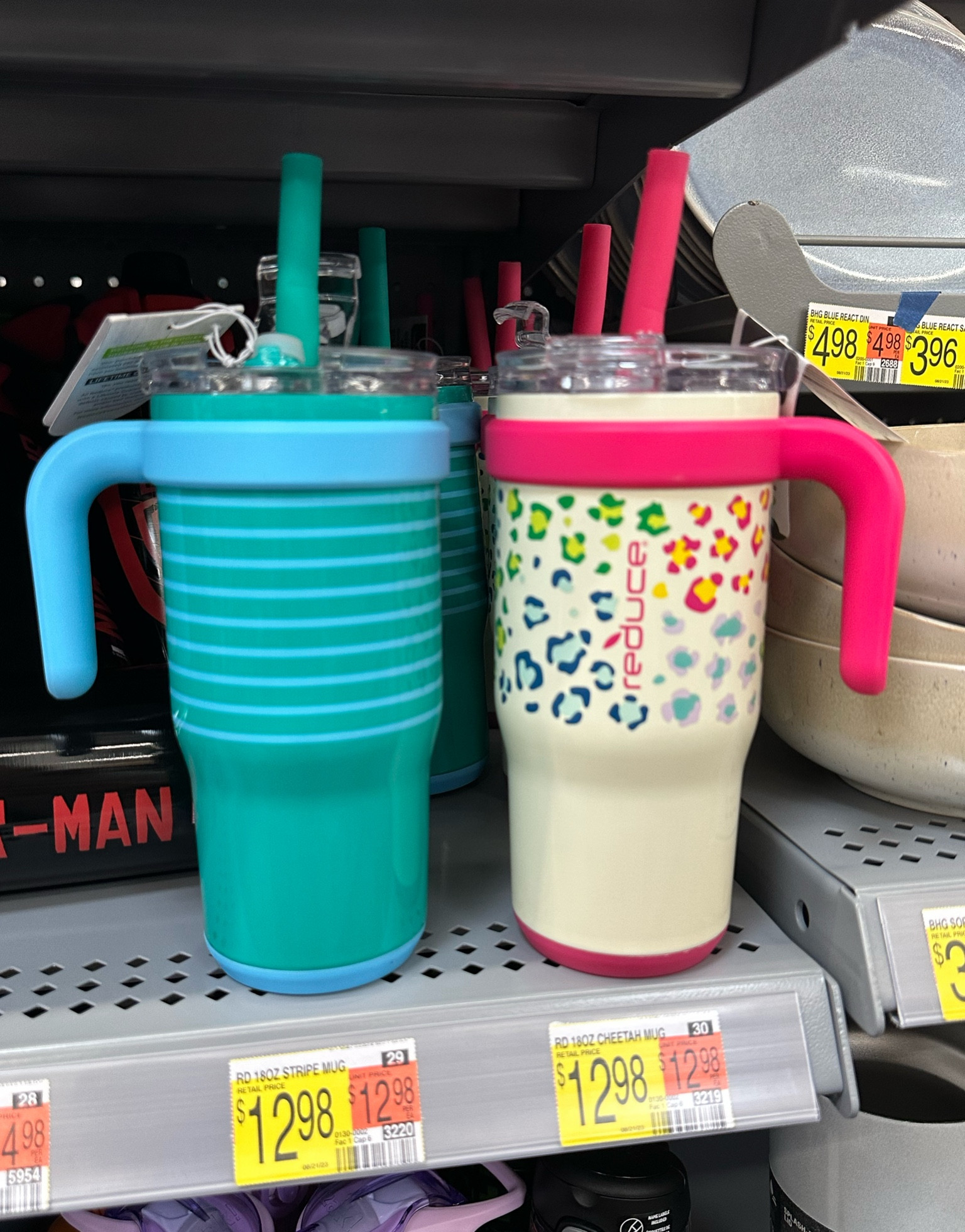Stanley dupes for kids! Reduce tumbler 18oz. Stanley dupe at Walmart. 
Less than $13!