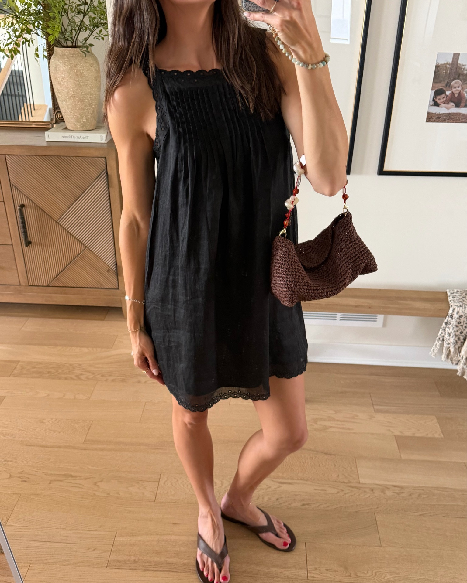 Minimal effort, maximum chic from @jcrew! #ad #injcrew
Sizing:
Black beach dress: true to size (S)
White midi dress: sized down 1 (X)
Swimsuit: true to size (S)