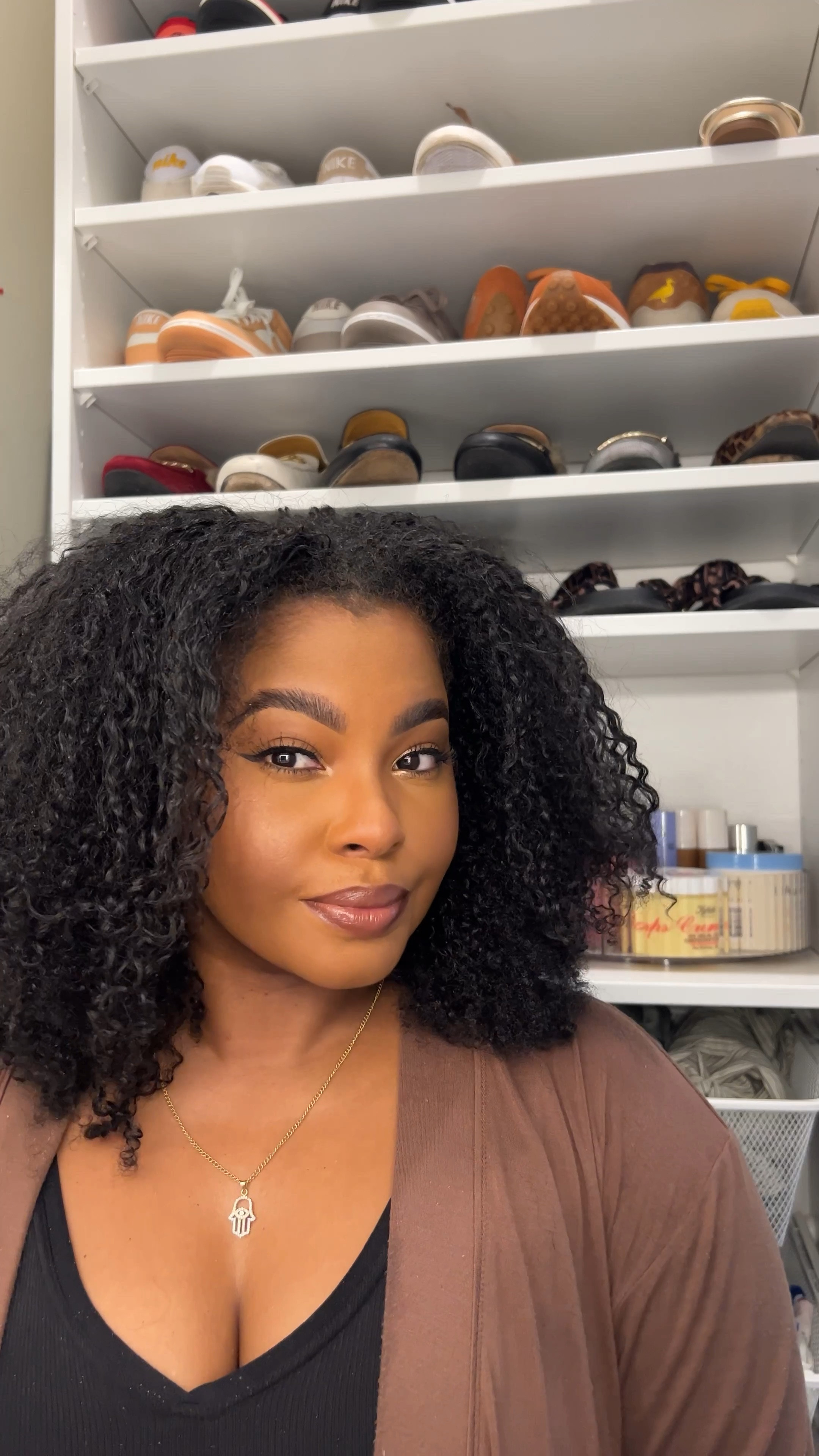 easy makeup look 


#LTKbeauty #LTKSeasonal #LTKFind