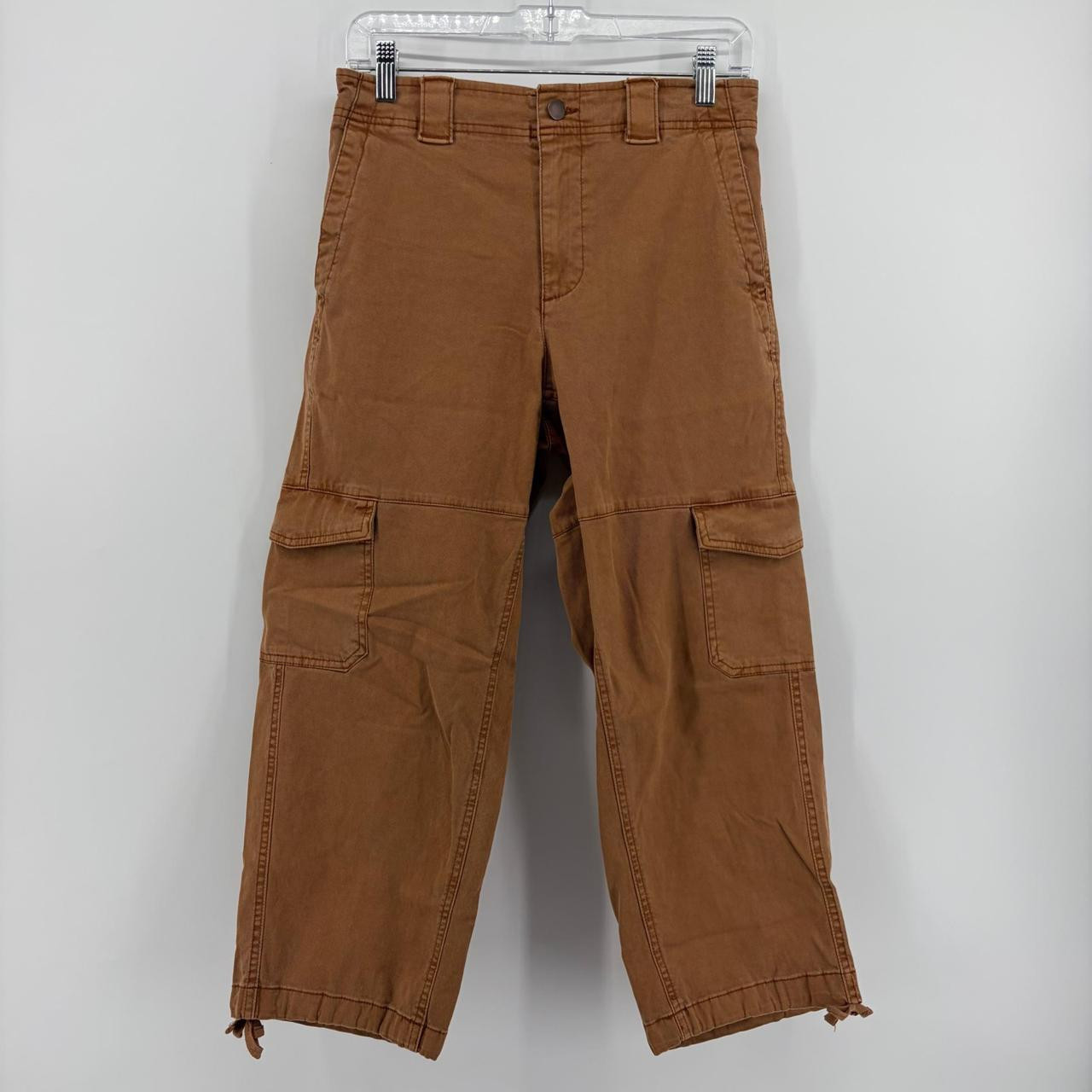 Old Navy Women's High waisted Cargo Pants - Brown | Depop US