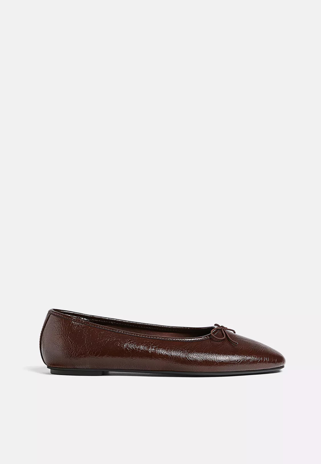 Faux-patent-finish ballet flats | Stradivarius (UK)