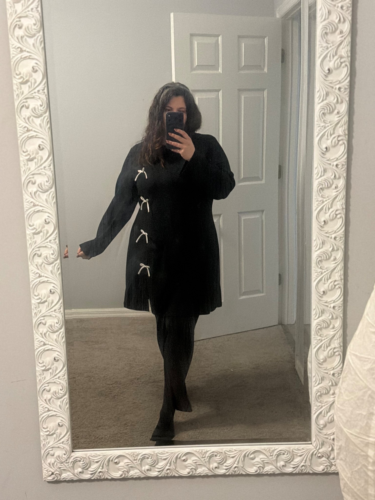 A simple classic black dress


#LTKMidsize #LTKootd #LTKgrwm