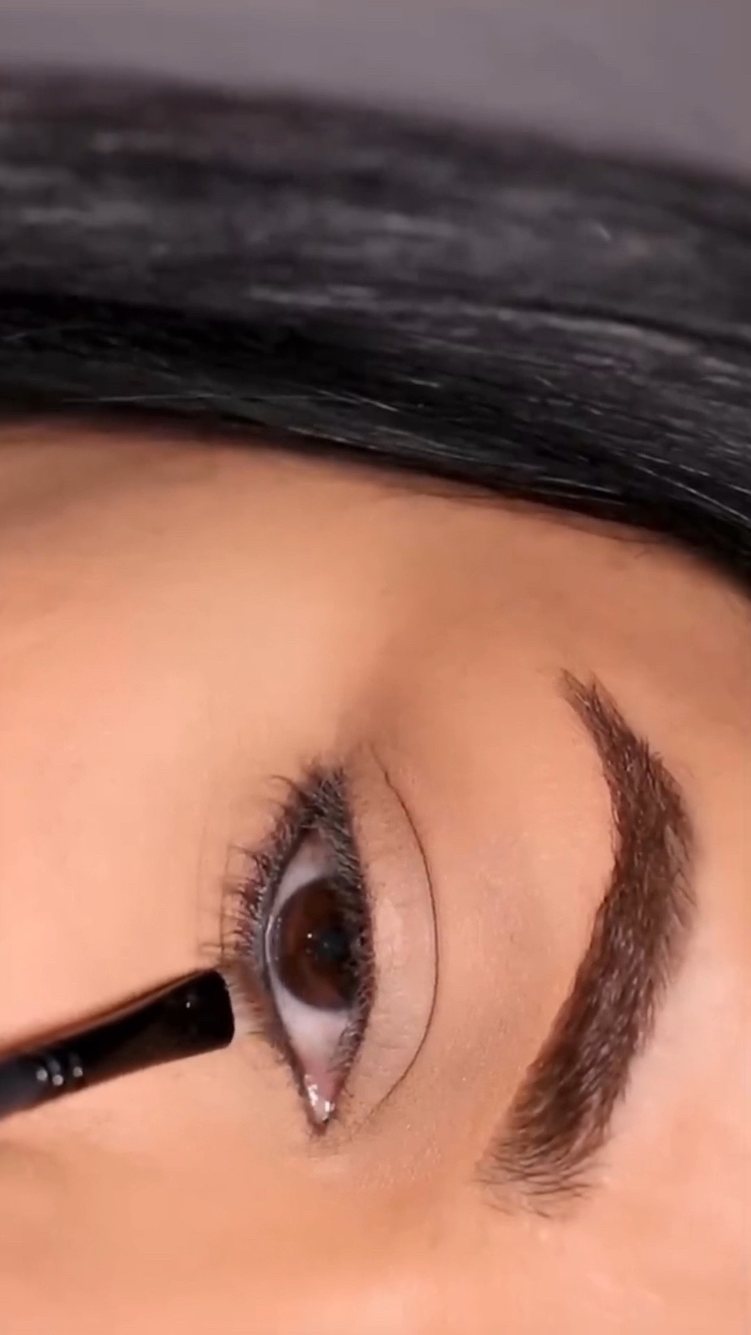 Stop your eyeliner or kajal from smudging with these simple steps!

#LTKbeauty #LTKSeasonal