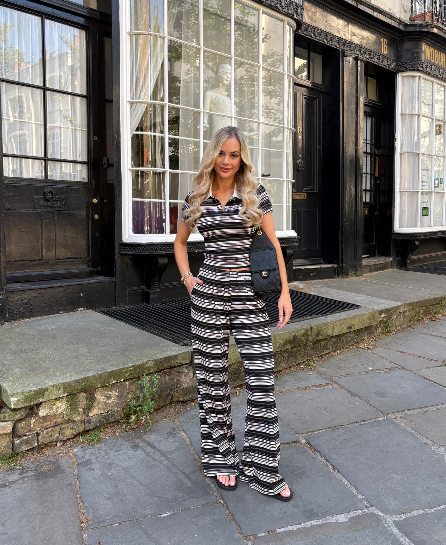 Bury me in this set pls & thank youuu 🖤 

lounge set airport outfit easy everyday lounge day tracksuit 

#LTKtravel #LTKspring #LTKuk