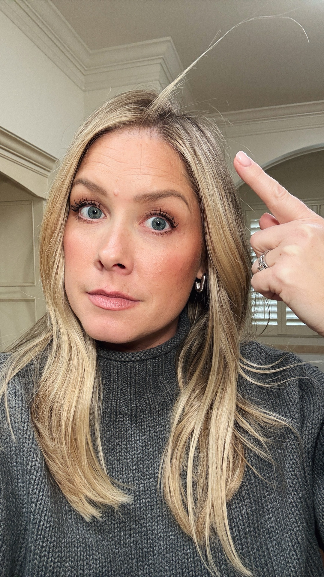 How I manage the new growth/breakage around my face! 