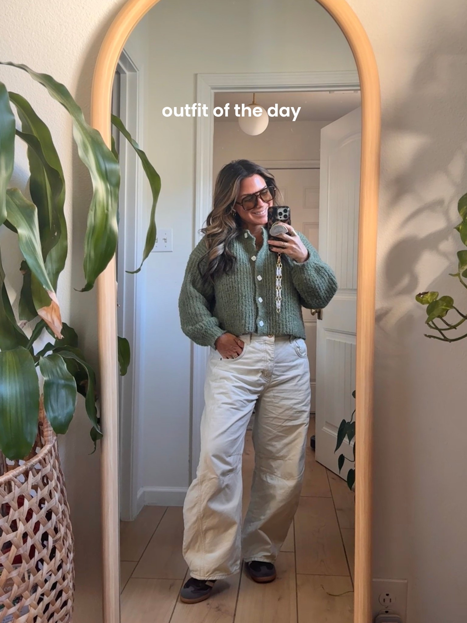 It’s sweater weather in the south!! 
Outfit of the day is this cutie green sweater from Amazon!! Bella wore it in Vermont. It’s presh. Wearing size small. 
And, love these barrel jeans. Wearing size 28. Paired my chocolate brown adidas with this fit. 

#amazonoutfit #adidas #momoutfit #casualoutfit #barreljeans #freepeople #amazonstyle 

#LTKSeasonal #LTKPetite #LTKOver40