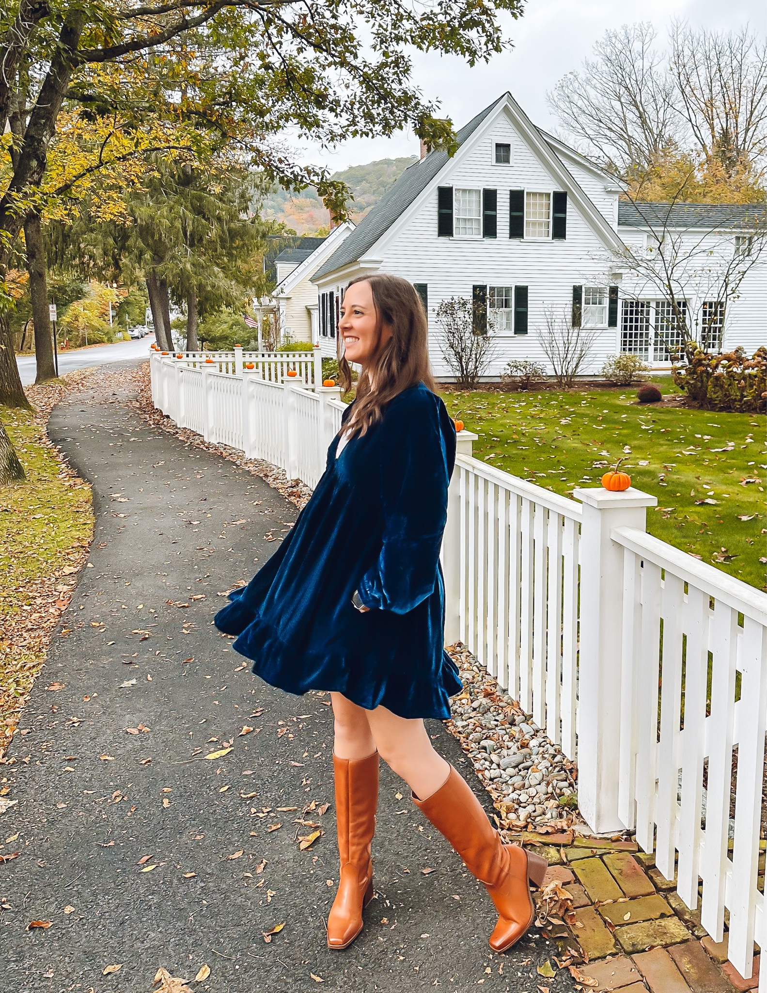 Velvet dress - size small
Knee high boots - tts

Holiday dress, fall dress, free people, family photos dress

#LTKHoliday #LTKSeasonal #LTKfindsunder100