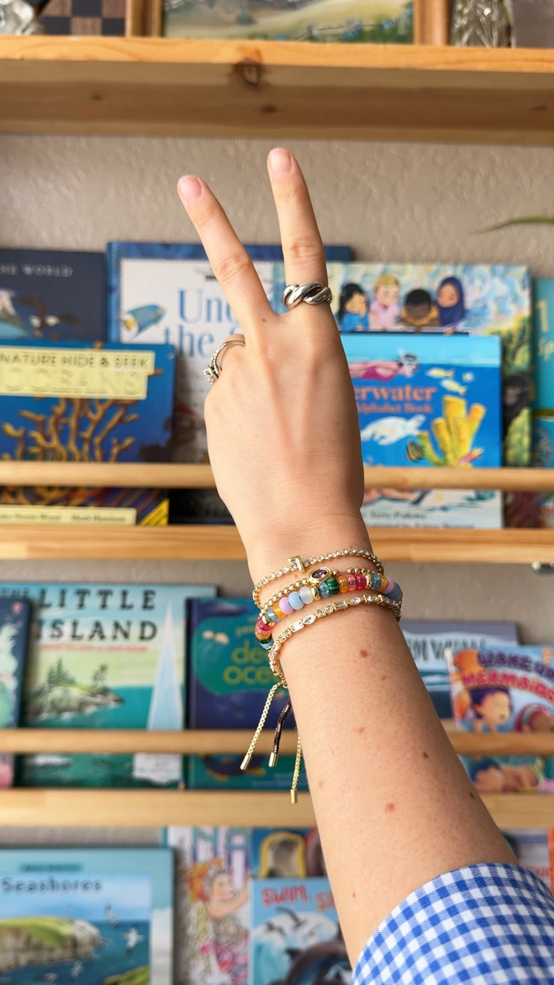 These bracelets are on sale for $10!!! And I’m absolutely obsessed with them! Beautiful gems, birthstones, customizable and more. So many pretty options for endless stacking and they go with everything. My new go to jewelry!

#baublebar #mothersday #mothersdaysale #jewelrysale #braceletstack