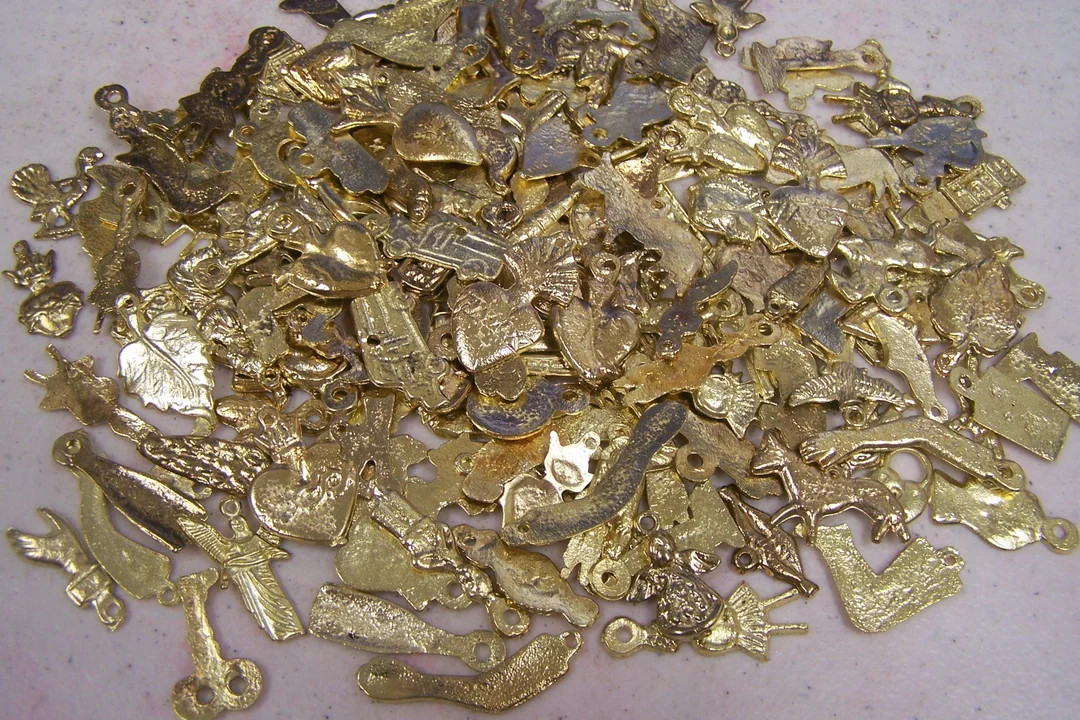 Lot of 100 Assorted Shiny Golden-colored Milagros, Mexico - Etsy | Etsy (US)