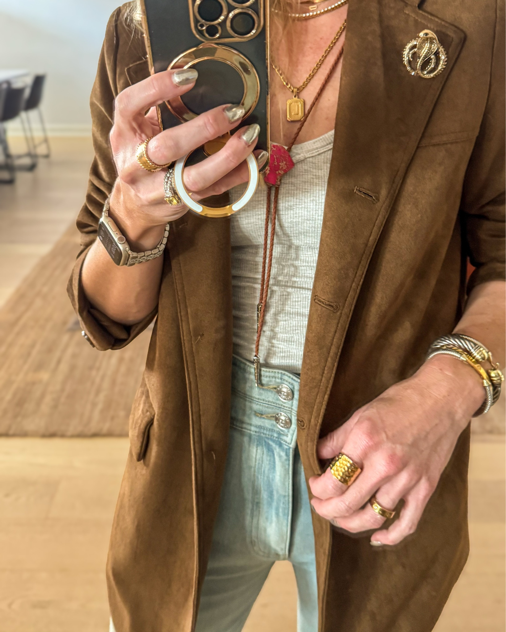 Swooning over this vegan suede blazer 🤎
•
Jeans are Current Elliot’s The Maritime
•
Fall Fashion | Chocolate Brown | Outfit of the Day | Fall Style | Suede | Thanksgiving Outfit | Boyfriend Blazer | Relaxed Style | Black Friday Deals

#LTKStyleTip #LTKFindsUnder100 #LTKHoliday